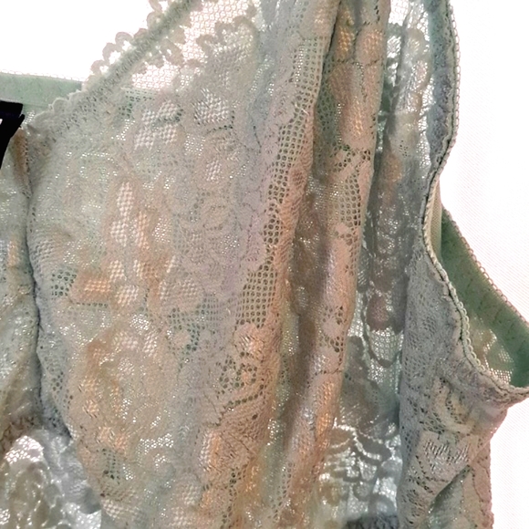 NWOT TORRID LACE CAMI SIZE 3 - Picture 3 of 3